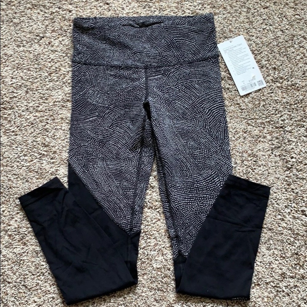 NWT Lululemon wunder Under tight size 6